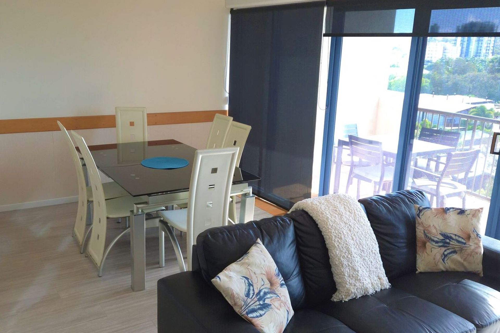 (a)Dining area S25