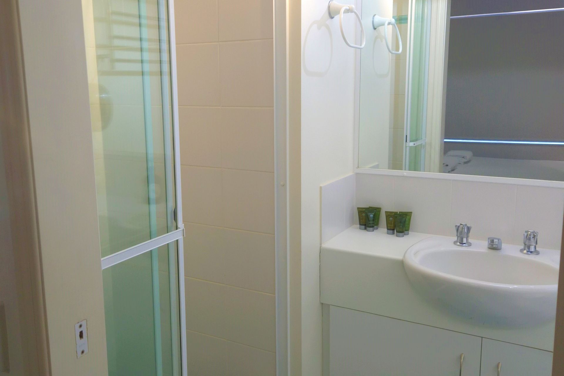 (a)ensuite S25