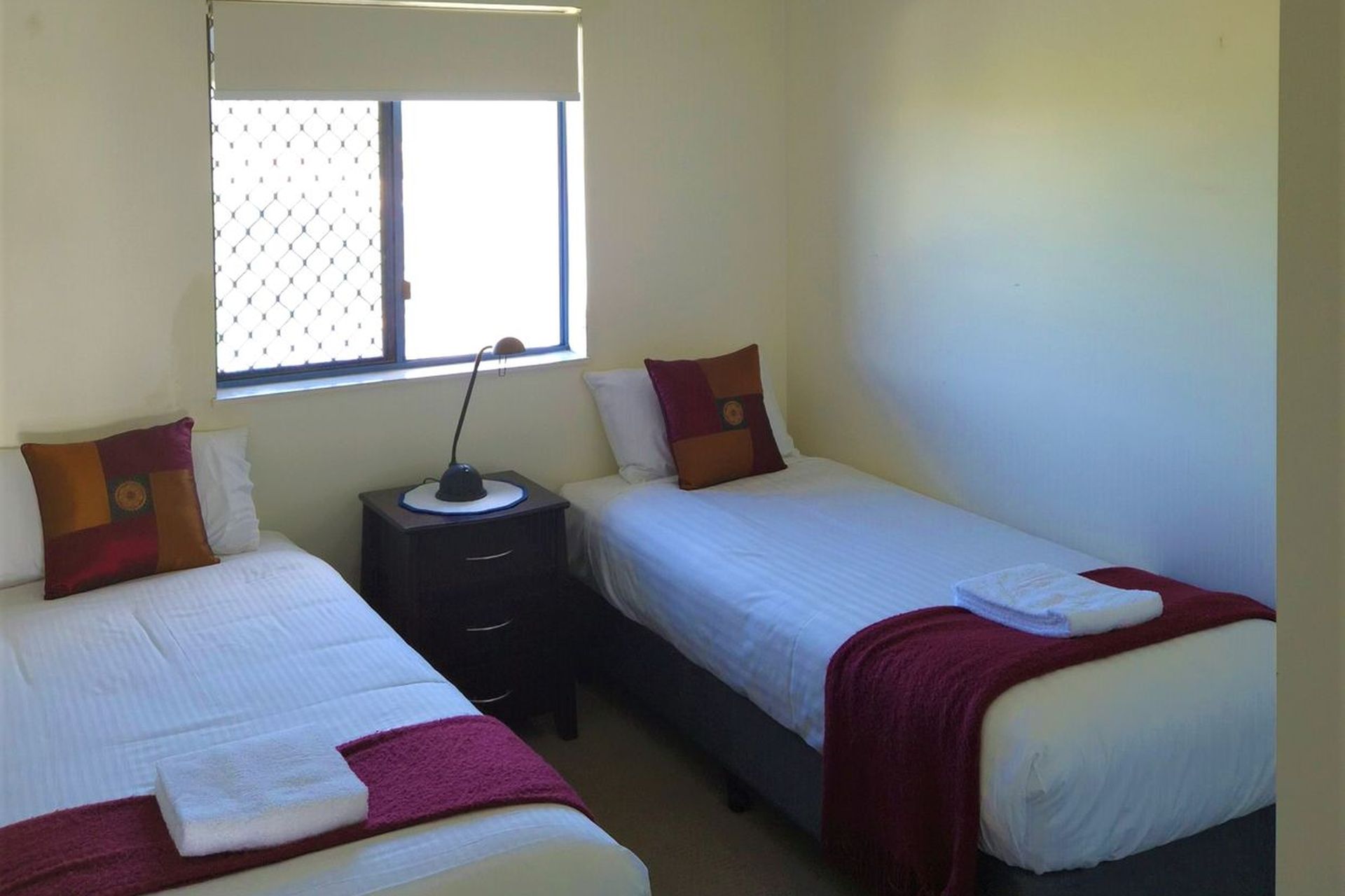 (a)second bedroom S25